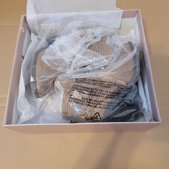 Fergie Weldon Women's Sand Booties Size 5.5 - Picture 7 of 8